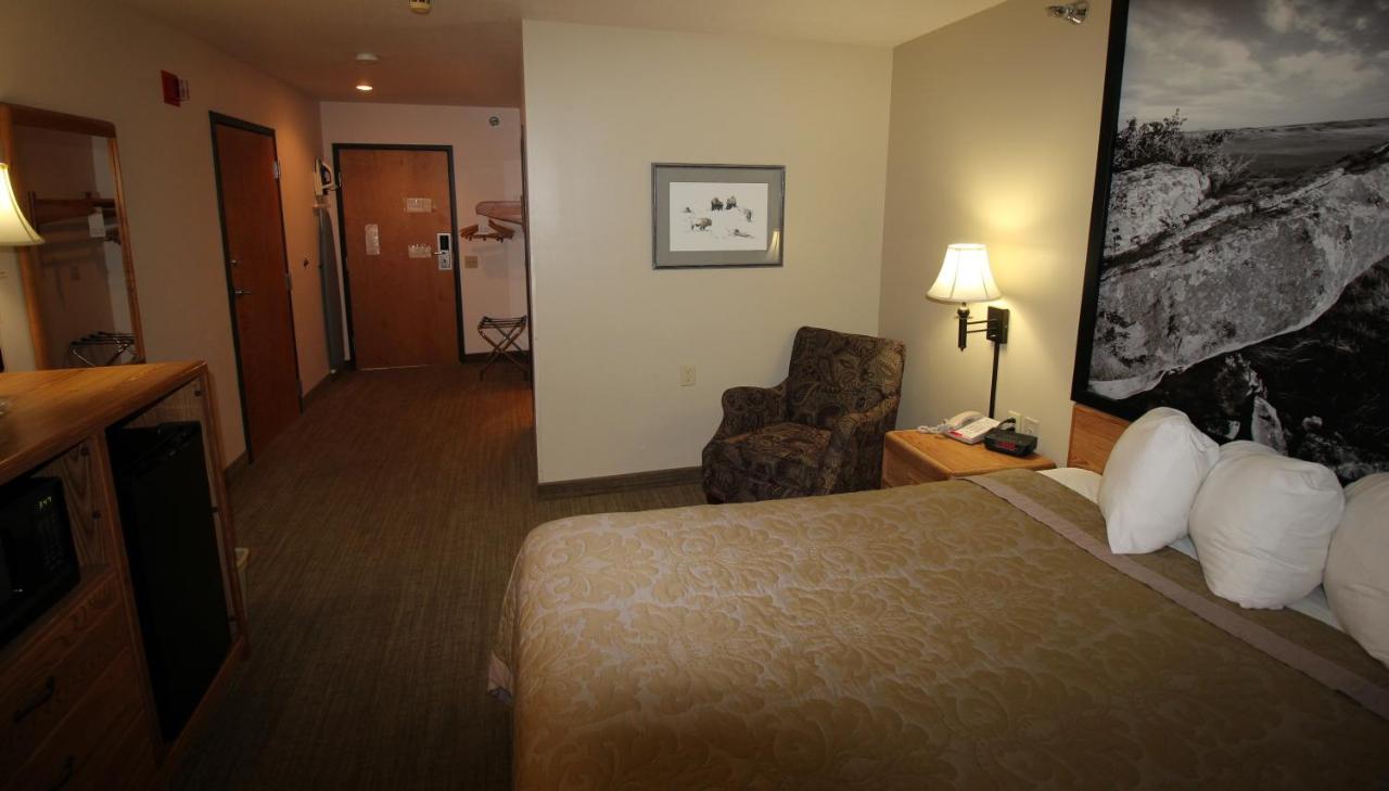 Homestead Inn And Suites Hardin Exterior photo